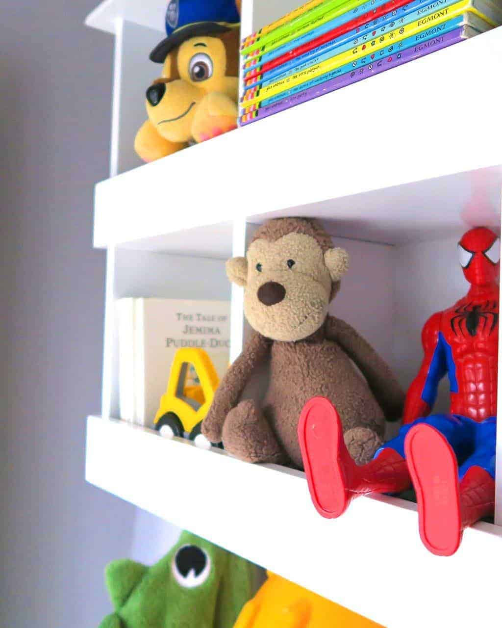 Pigeon hole wall deals shelf